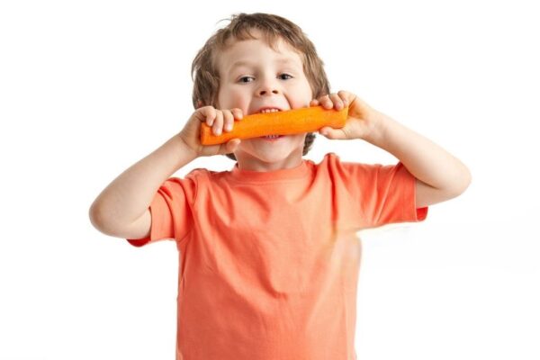 eating carrot